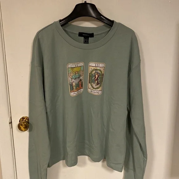 Forever 21 crewneck - Picture 2 of 9